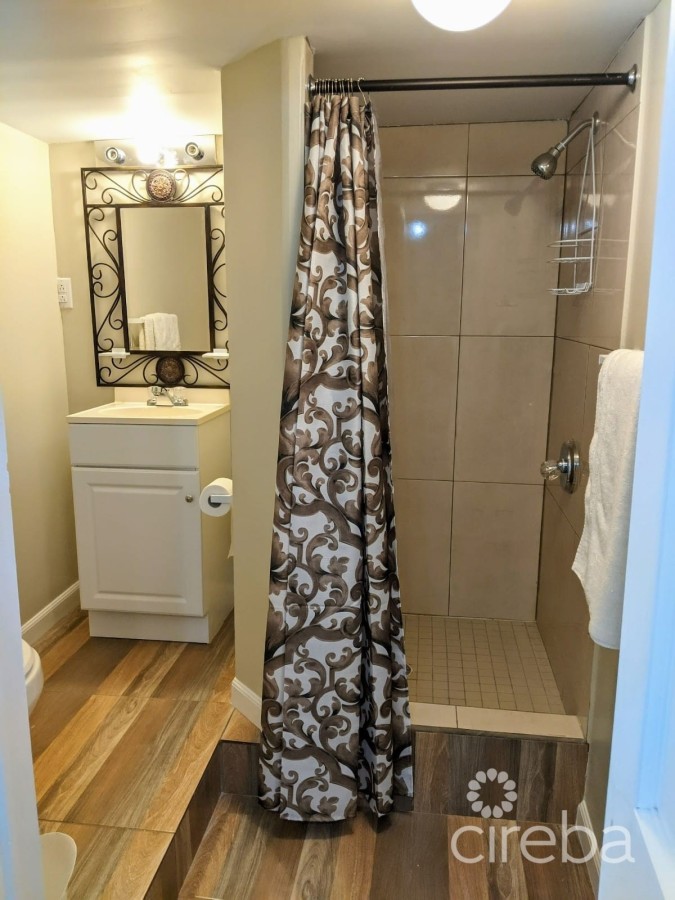 CAYMAN BRAC BEACH HOUSE