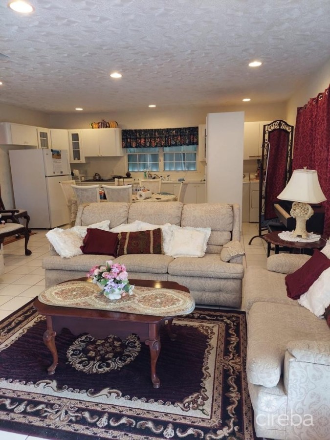 CAYMAN STYLE HOME WITH COTTAGE
