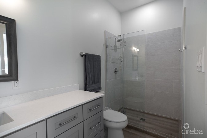 4 BED NEW CONTEMPORARY CANAL FRONT HOME RED BAY