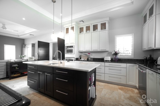 CANAL POINT EXECUTIVE FAMILY HOME