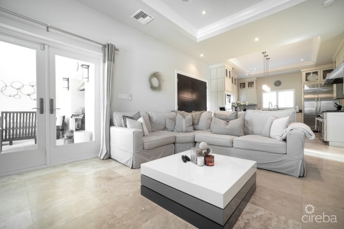 CANAL POINT EXECUTIVE FAMILY HOME