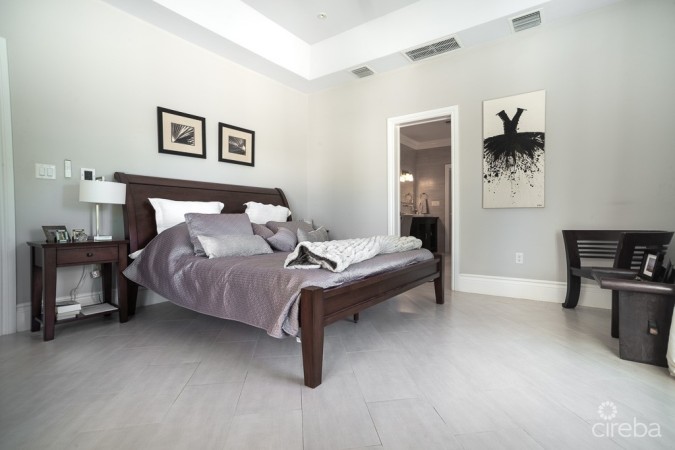 CANAL POINT EXECUTIVE FAMILY HOME
