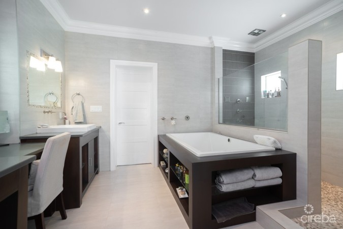 CANAL POINT EXECUTIVE FAMILY HOME