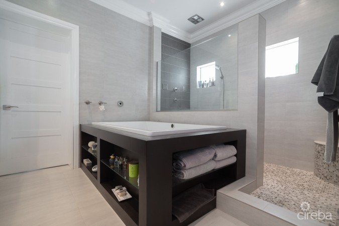 CANAL POINT EXECUTIVE FAMILY HOME