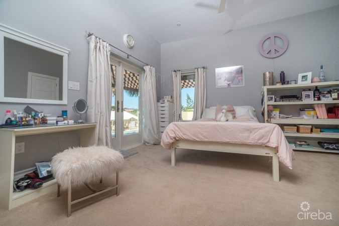 CANAL POINT EXECUTIVE FAMILY HOME