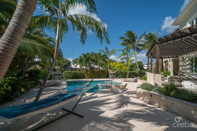 CANAL POINT EXECUTIVE FAMILY HOME