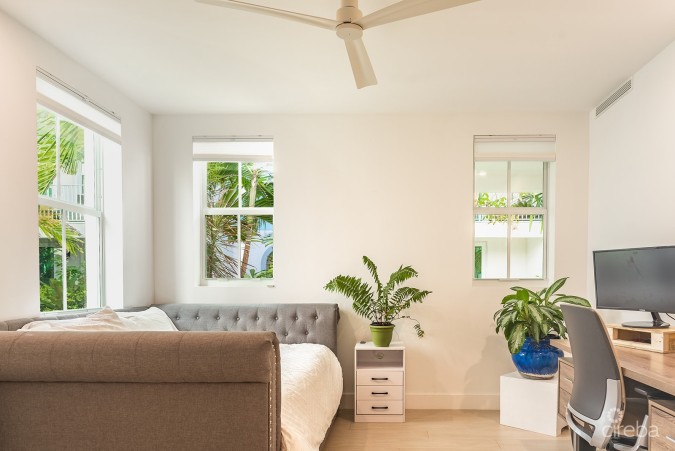 4BED PERIWINKLE COURTYARD HOME WITH DOCK