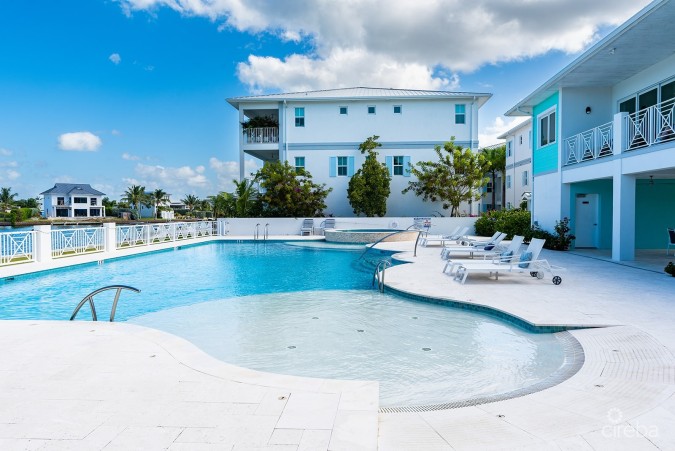 4BED PERIWINKLE COURTYARD HOME WITH DOCK