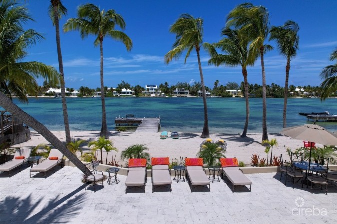 PIECES OF EIGHT, RUM POINT/CAYMAN KAI BEACHFRONT ESTATE