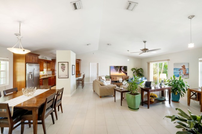 LEEWARD DRIVE 83, NORTH SOUND ESTATES HOME