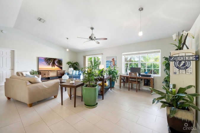 LEEWARD DRIVE 83, NORTH SOUND ESTATES HOME