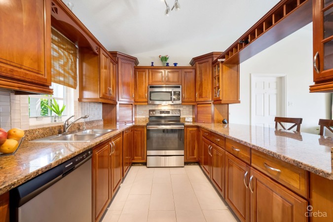 LEEWARD DRIVE 83, NORTH SOUND ESTATES HOME