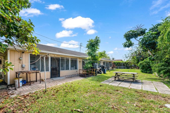GEORGE TOWN APARTMENTS IN PRIME LOCATION
