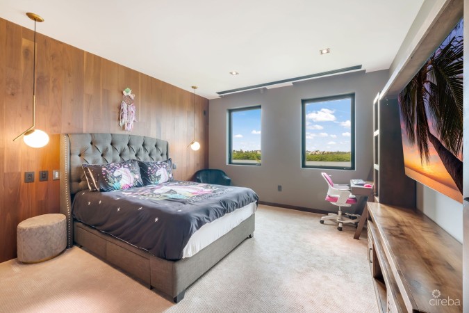 SERENITY HOUSE - A CRYSTAL HARBOUR ESTATE HOME