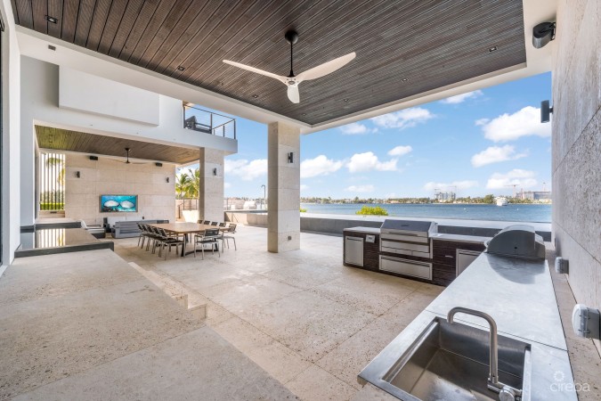 SERENITY HOUSE - A CRYSTAL HARBOUR ESTATE HOME