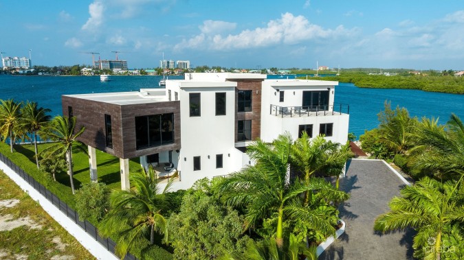 SERENITY HOUSE - A CRYSTAL HARBOUR ESTATE HOME