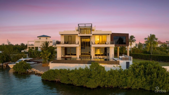 SERENITY HOUSE - A CRYSTAL HARBOUR ESTATE HOME