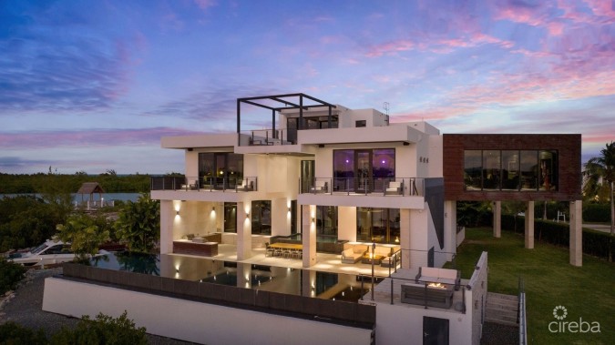 SERENITY HOUSE - A CRYSTAL HARBOUR ESTATE HOME