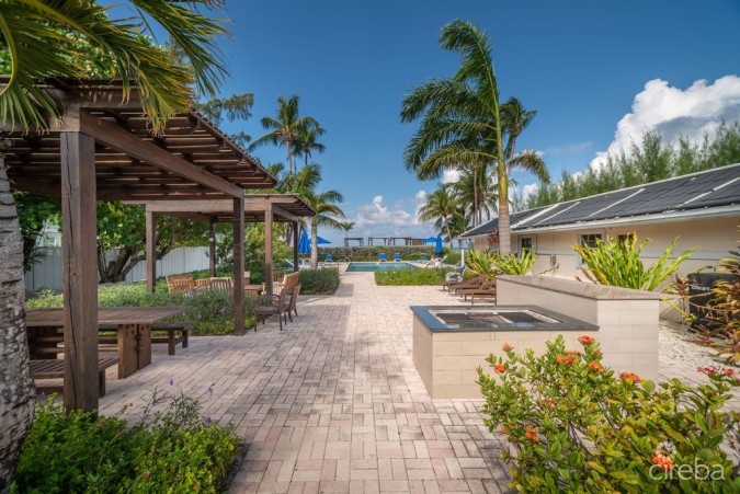 ISLAND PINE VILLAS ON SEVEN MILE BEACH