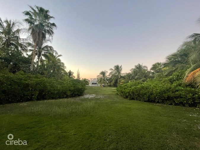 CANAL LOT - 0.3883 ACRES - BONNIEVIEW  ESTATES