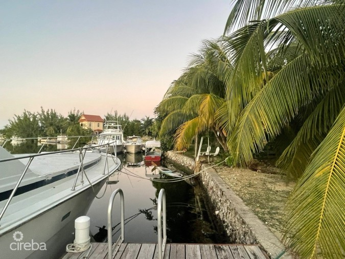 CANAL LOT - 0.3883 ACRES - BONNIEVIEW  ESTATES