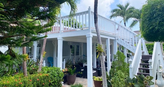 PROSPECT TRI-PLEX -   CAYMAN CHIC