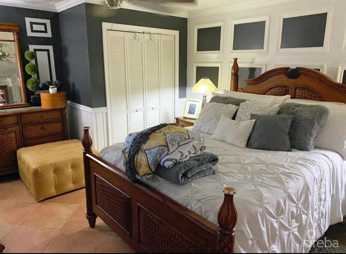 PROSPECT TRI-PLEX -   CAYMAN CHIC