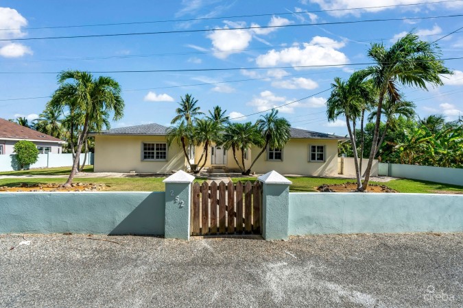 REDUCED! BEAUTIFUL FAMILY HOME ON BUTTERFLY CIRCLE