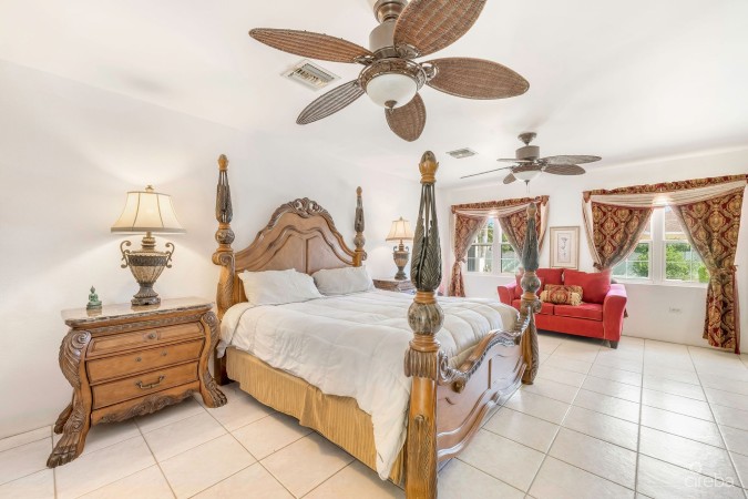 REDUCED! BEAUTIFUL FAMILY HOME ON BUTTERFLY CIRCLE