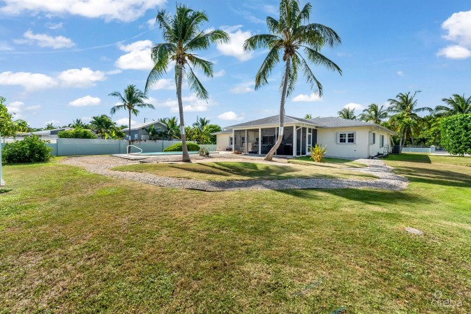 REDUCED! BEAUTIFUL FAMILY HOME ON BUTTERFLY CIRCLE