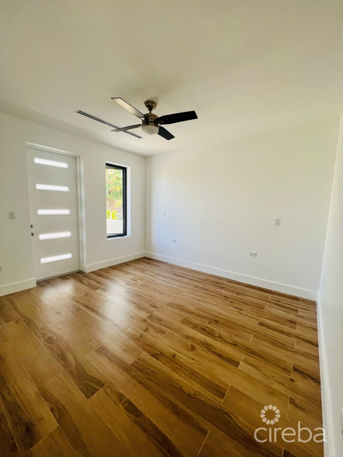 LUXURY DUPLEX OFF MARINA APT 2