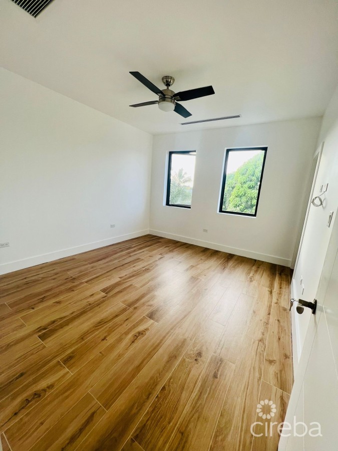 LUXURY DUPLEX OFF MARINA APT 2