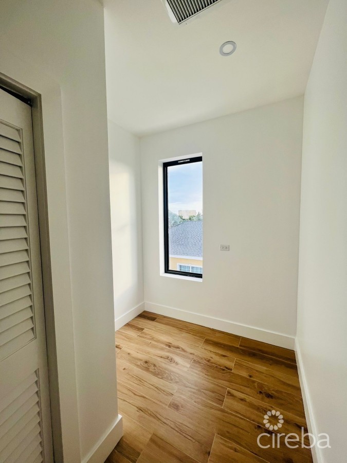 LUXURY DUPLEX OFF MARINA APT 2