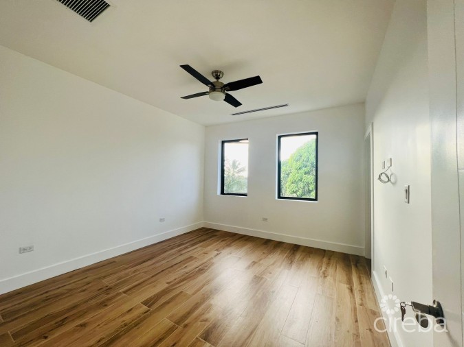 LUXURY DUPLEX OFF MARINA APT 2