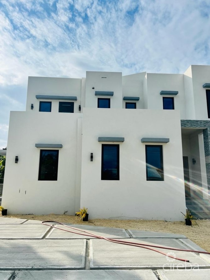 LUXURY DUPLEX OFF MARINA APT 2