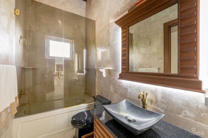VILLA D'ESTE - A PROSPECT POINT BEACHFRONT RESIDENCE