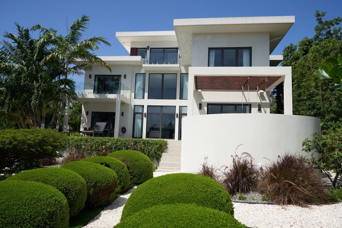 GRAND HARBOUR MODERN HOME