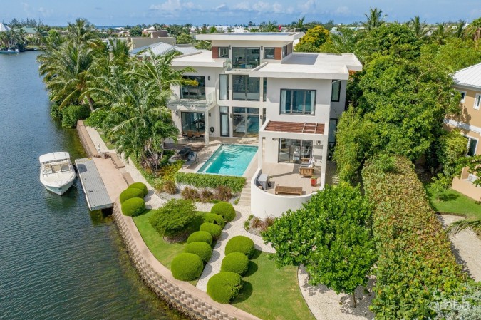 GRAND HARBOUR MODERN HOME
