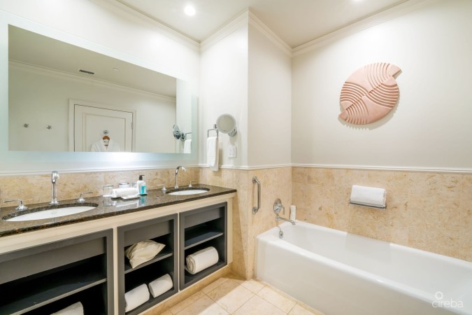 RITZ-CARLTON GROUND FLOOR (PIP) RESIDENCE