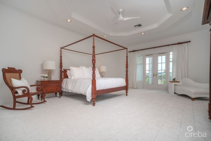 BRITANNIA KINGS COURT TOTALLY RENOVATED TOWNHOME