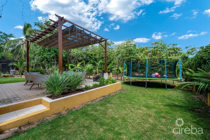 SAINT JAMES COURT VILLA #4