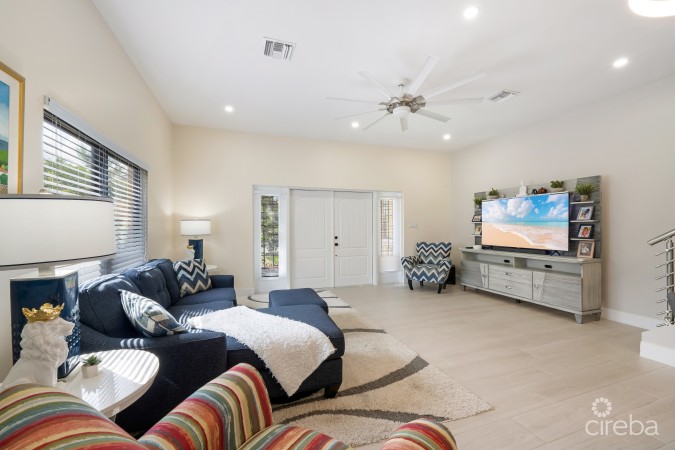 SAINT JAMES COURT VILLA #4