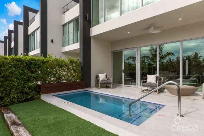 ONE CANAL POINT 10 WITH BOAT DOCK
