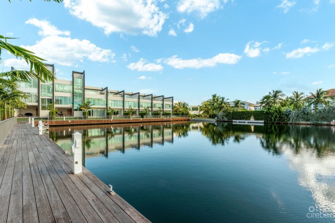 ONE CANAL POINT 10 WITH BOAT DOCK