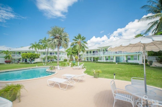 COCOPLUM - 7 MILE BEACH
