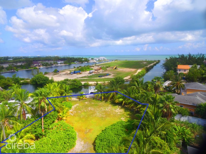 CANAL LOT - 0.3883 ACRES - BONNIEVIEW  ESTATES