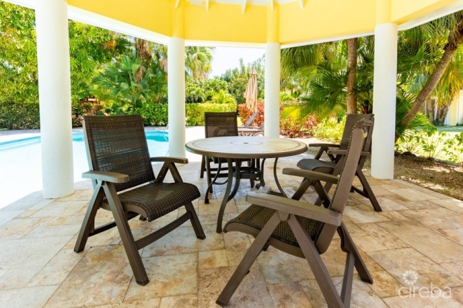 L' AMBIENCE TOWNHOME