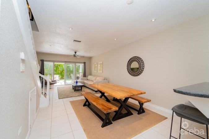 L' AMBIENCE TOWNHOME