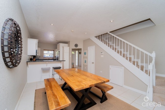 L' AMBIENCE TOWNHOME