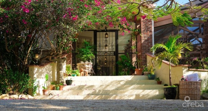 VILLA TOSCANA 4 BEDROOM PRIVATE PALAZZO AT COTTAGE BEACH REDUCED!